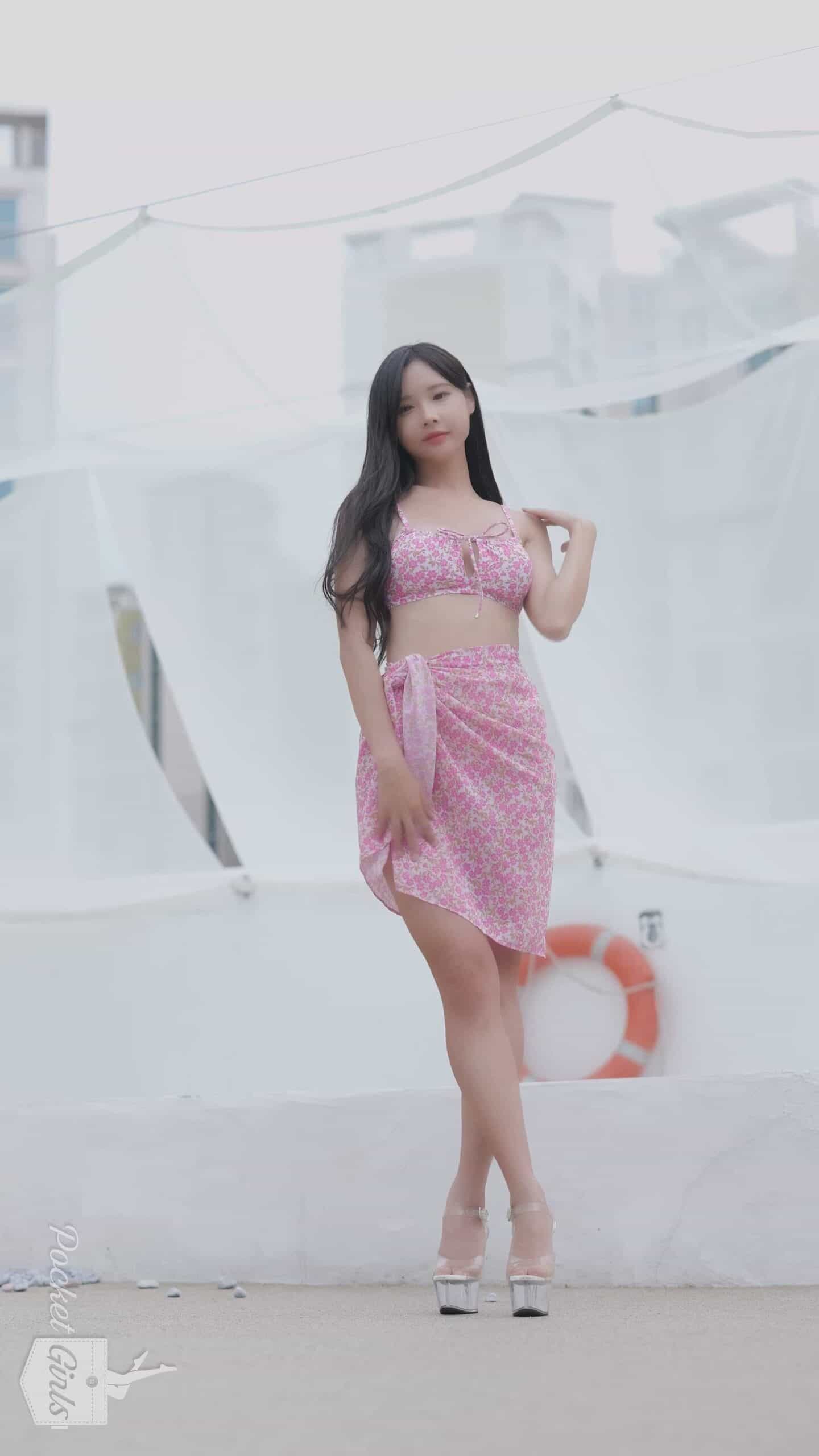 At a Rooftop Pool, Habin, Pocket Girls, 하빈, 포켓걸스, My Skin's on Fire - #00209