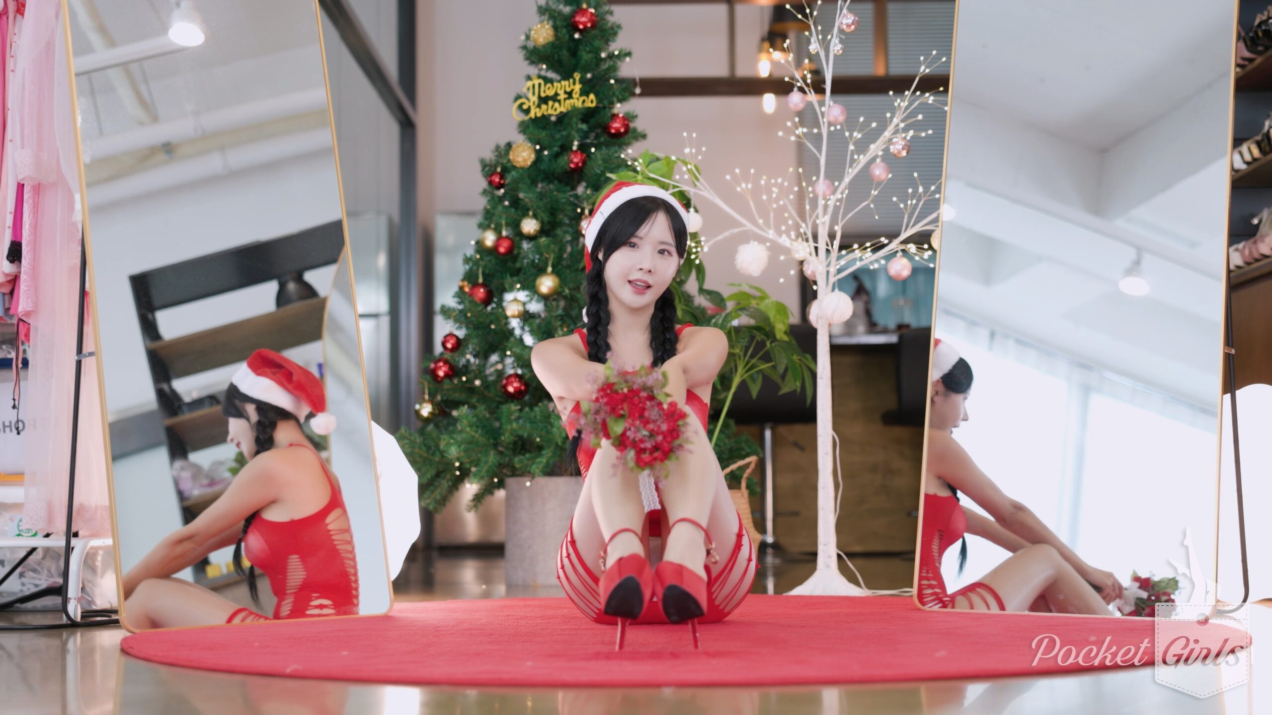 Red Santa Girl Dance, Habin, Part.3 - #1096